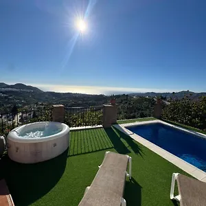 En Con Piscina, Jacuzzi Y Espectaculares Vistas Villa Frigiliana